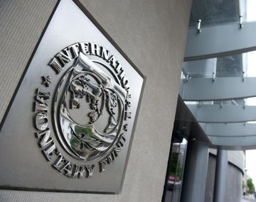 Gigantes de Wall Street le piden más dinero al FMI para Argentina: quieren salir pero dicen que esperan