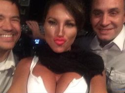 Vicky junto a los pilotos Matías Soaje y Federico Zocchi Vicky junto a los pilotos Matías Soaje y Federico Zocchi