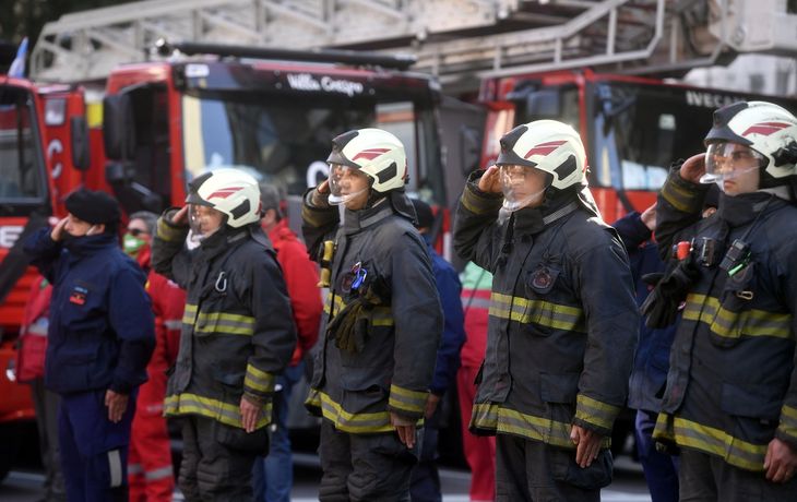 Villa Crespo, de luto tras el incendio y explosi&oacute;n que caus&oacute; la muerte de dos bomberos