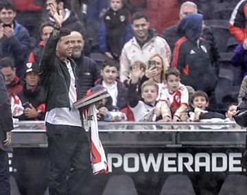 Indignación por el canto de la gente de River en el homenaje a Enzo