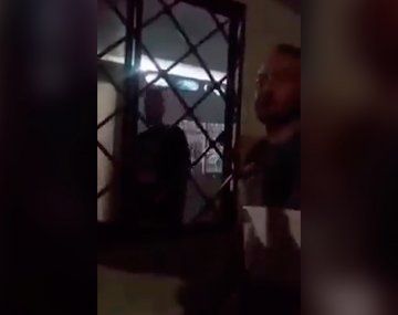 La insólita reacción de un hombre que encontró a su pareja con otro en su casa