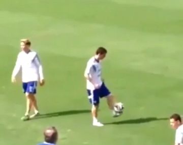 Así se divirtió Lionel Messi durante la entrada en calor