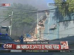 una fabrica se incendio por un globo de papel una fabrica se incendio por un globo de papel