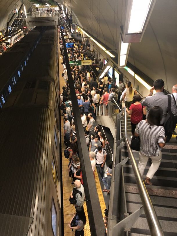 Línea H de subte - Crédito:&nbsp;@dadatina