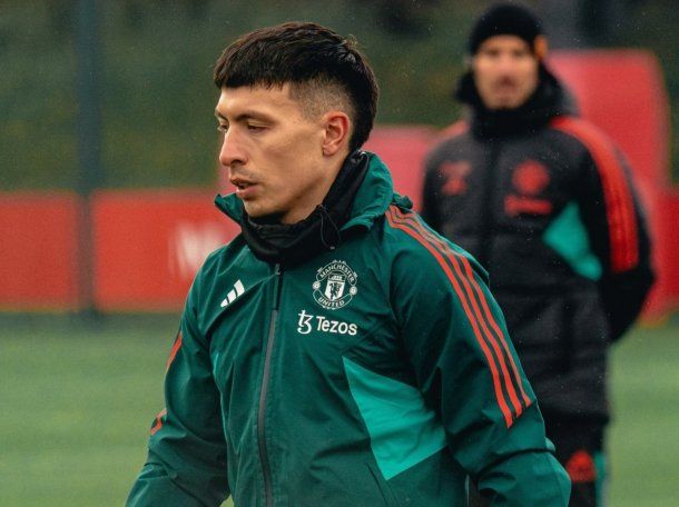 Buena noticia: Lisandro Martínez volvió a entrenarse en Manchester United