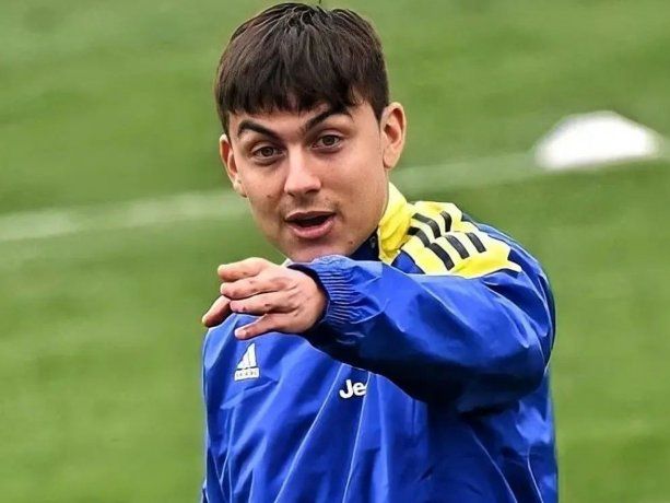 Los memes por el cambio de look de Dybala