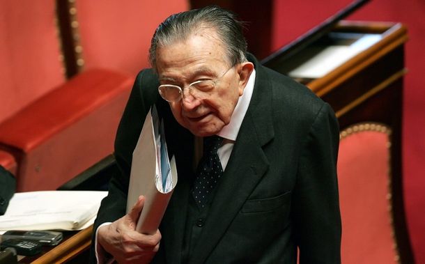 Murió el ex primer ministro italiano Giulio Andreotti