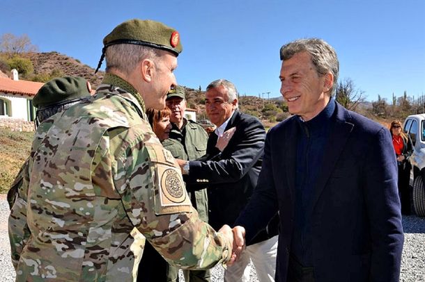 Macri desplegó al Ejército para seguridad interior - Crédito: @Ejercito_Arg