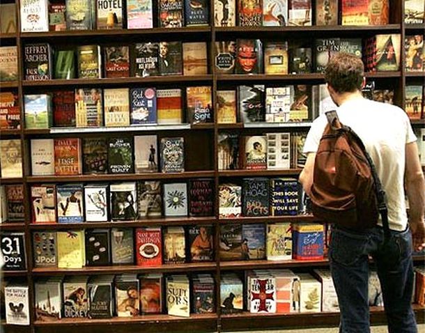 Alpargatas sí: argentinos gastan en libros apenas $18 por año