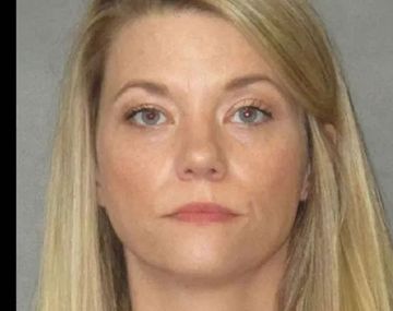 Estados Unidos: detuvieron a una docente acusada de abusar de un alumno suyo