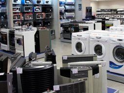 En mayo Macri relanzó Ahora 12 pero la venta de electrodomésticos cayó igual en junio