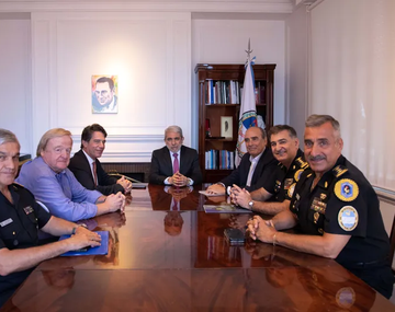 Transición en Seguridad: Aníbal Fernández recibió a LLA