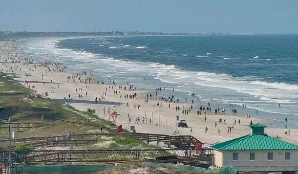 Las playas de Florida volvieron a llenarse pese al avance del coronavirus