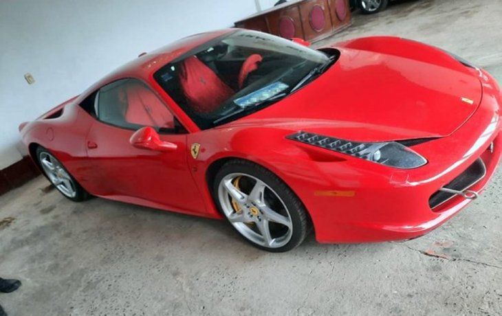 Trasladaban una Ferrari de $50 millones sin documentación desde Paraguay a Pilar
