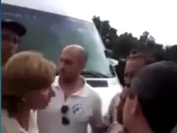 la senadora rojkes trato de animal y vago a victima de las inundaciones la senadora rojkes trato de animal y vago a victima de las inundaciones