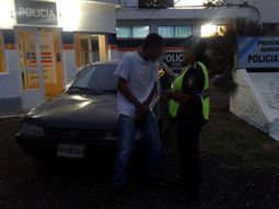 Detuvieron a un hombre que manejaba borracho con dos bebés por la ruta 2