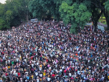 Tras el discurso antiwoke de Milei, la asamblea antifascista LGBTIQ+ fue contundente