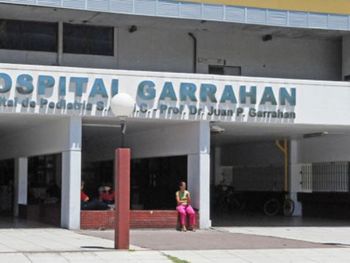 Un bebé recibió un disparo en la cara: está grave