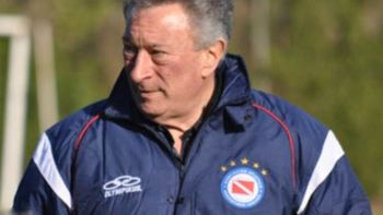 segura admitio que quiere dejar su cargo en argentinos segura admitio que quiere dejar su cargo en argentinos