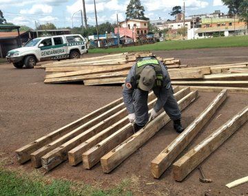 Misiones: descubren dos toneladas de marihuana escondidas en vigas de madera