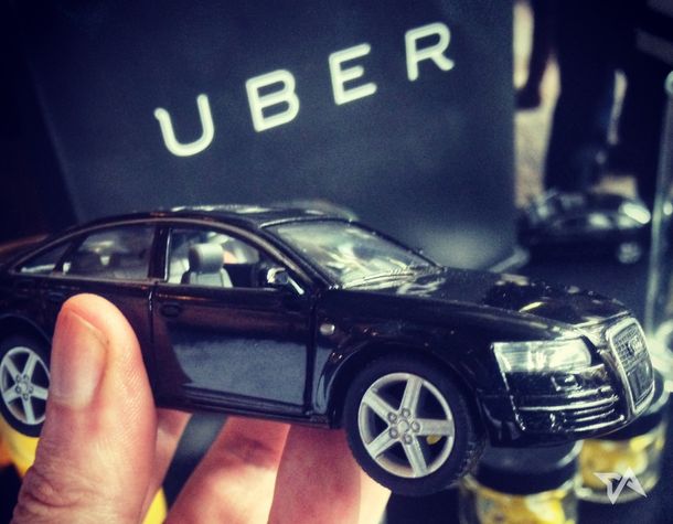 Polémica: la app Uber trabajará en el desarrollo de autos sin conductor