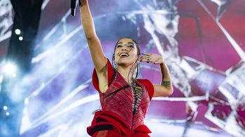 maria becerra y un contundente palito a milei durante sus shows en river: no tiene que ser... maria becerra y un contundente palito a milei durante sus shows en river: no tiene que ser...