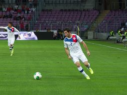 sin casco ni tagliafico, boca ahora va por un lateral chileno sin casco ni tagliafico, boca ahora va por un lateral chileno