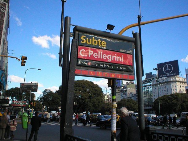 Subte B: liberan los molinetes en la estación Carlos Pellegrini este viernes