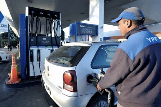 YPF y Shell aumentaron otra vez sus naftas: 6%  y acumulan 30% en el año