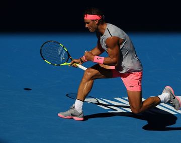 Rafael Nadal celebra uno de sus puntos ante el correntino Mayer