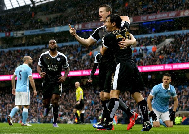 Agüero marcó un gol, pero el Manchester City perdió ante el líder Leicester
