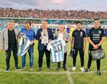 El homenaje a Pablo Aimar en su pueblo natal