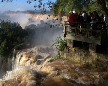 Reabrieron las Cataratas y las disfrutan miles de turistas