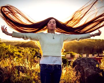 Una joven cordobesa se quedó con el récord del pelo más largo del mundo