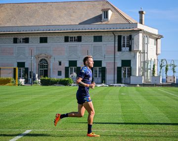 Mateo Retegui y su primer entrenamiento en Genoa