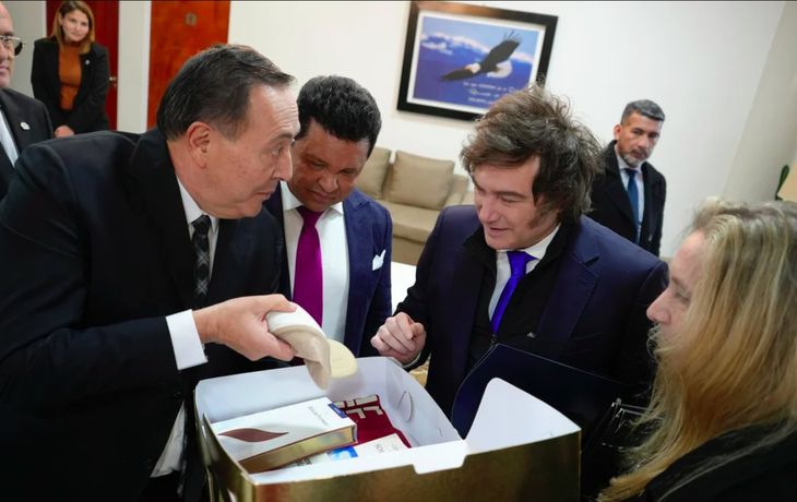 Preocupado por ARCA, el pastor de Milei redujo ahora el milagro de los u$s100 mil a un milagrito