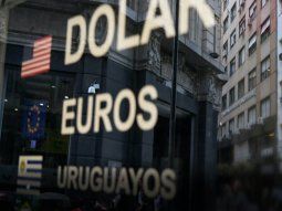 El dólar blue no para de caer y se acerca a los 140 pesos