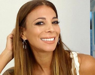Ximena Capristo eligió una microbikini fucsia XXS para enloquecer a sus fans