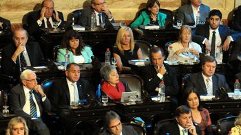 opositores y oficialistas debatieron en twitter mientras hablaba cfk opositores y oficialistas debatieron en twitter mientras hablaba cfk