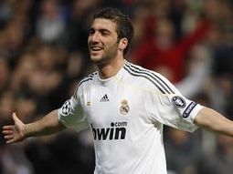 higuain, cada vez mas lejos de ser companero de tevez higuain, cada vez mas lejos de ser companero de tevez