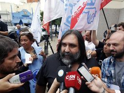 Baradel ingresando a la reunión paritaria