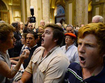 Cómo fue la agresión de los ultraconservadores católicos