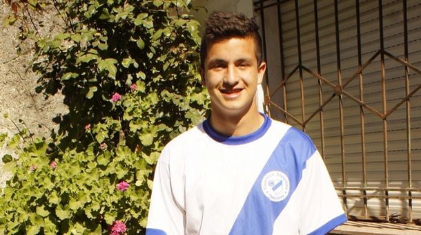 Fernando Mengual tiene 18 años y hace delivery en Chivilcoy. 