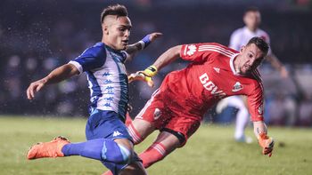 Lautaro Martínez encara y Armani le sacará una vez más el grito de gol de la boca Lautaro Martínez encara y Armani le sacará una vez más el grito de gol de la boca