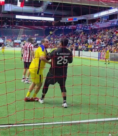 Cuauhtçemoc&nbsp; Blanco lo hizo otra vez. Como en octubre pasadio