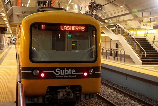 El Subte anunció que extiende su horario y funcionará hasta la 1:30 de la mañana.