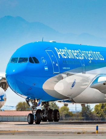 Por la disparada del petróleo, Aerolíneas Argentinas cobrará un recargo en todos sus pasajes