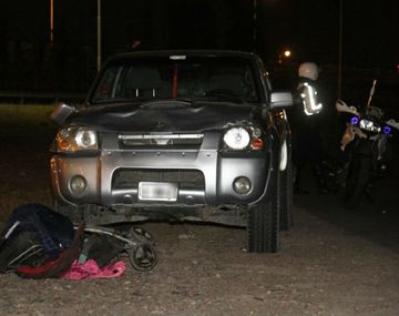 La camioneta embistió a una familia y mató a una nena y adolescente