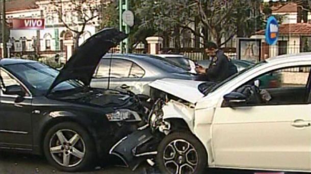 Espectacular choque entre ocho autos en la Avenida del Libertador