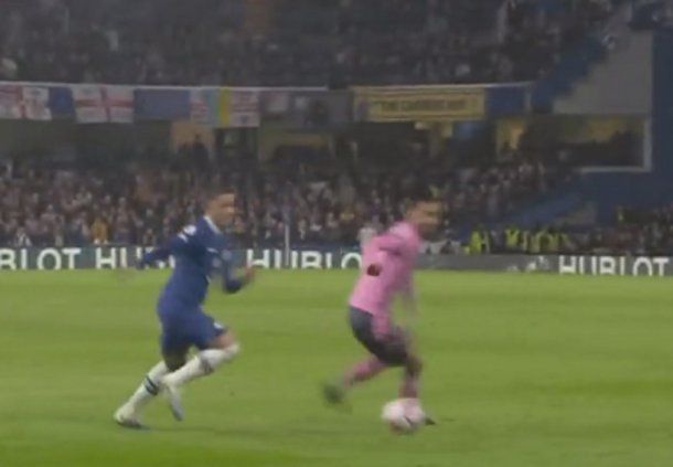 El lujo de Enzo Fernández que levantó a todo Stamford Bridge